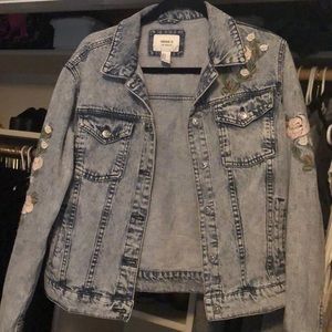 FOEVER 21 floral oversized jean jacket